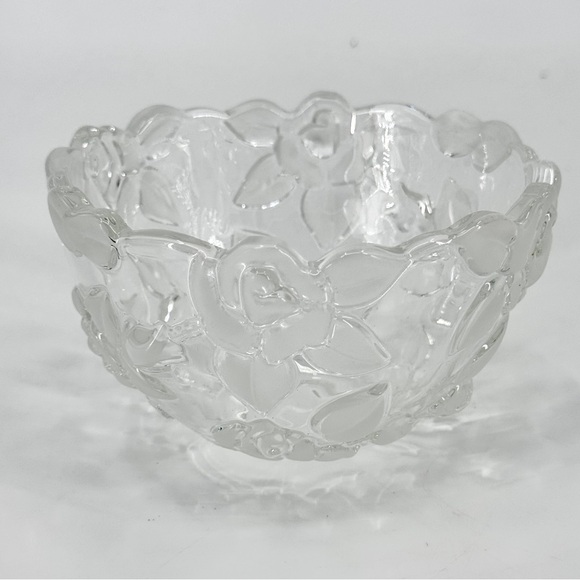 Vintage Mikasa Bella Rose 3D Crystal Bowl - Picture 2 of 9